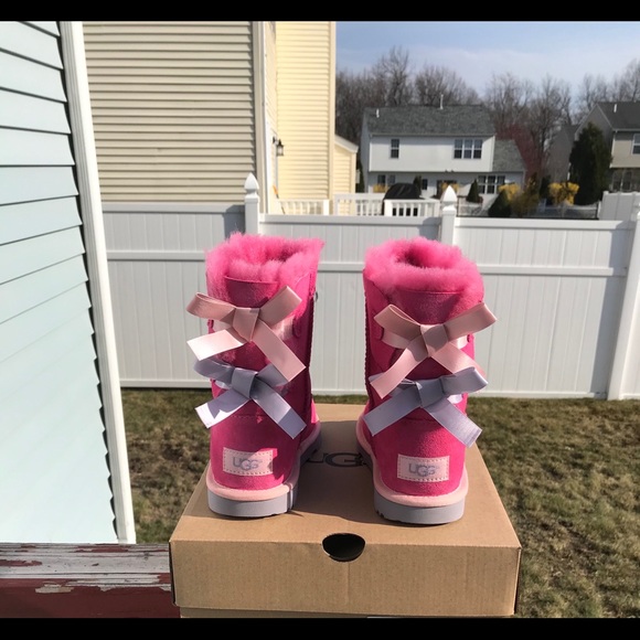 UGG BAILEY BOW II - Picture 3 of 8